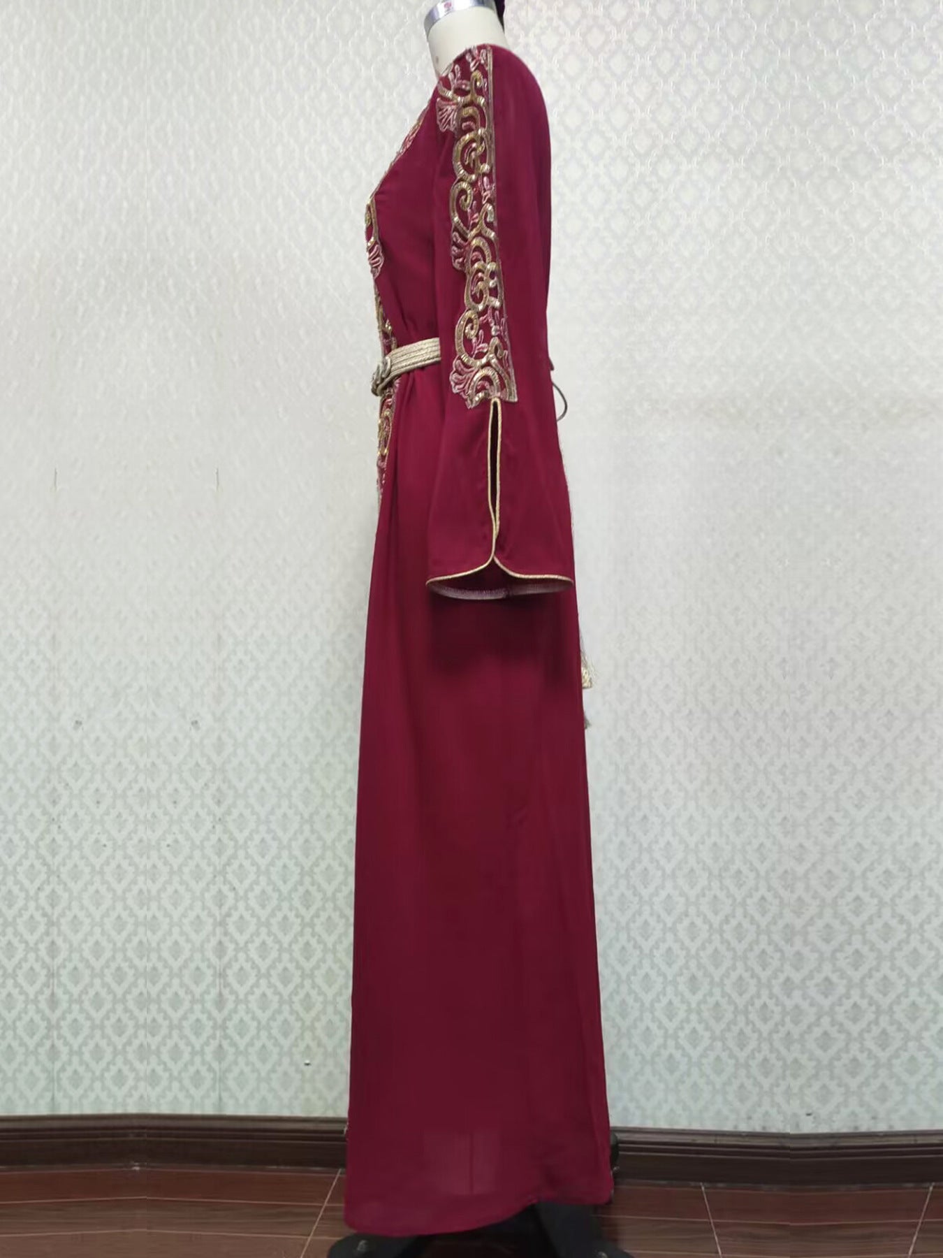 Robe Longue Élégante en Satin avec Ceinture