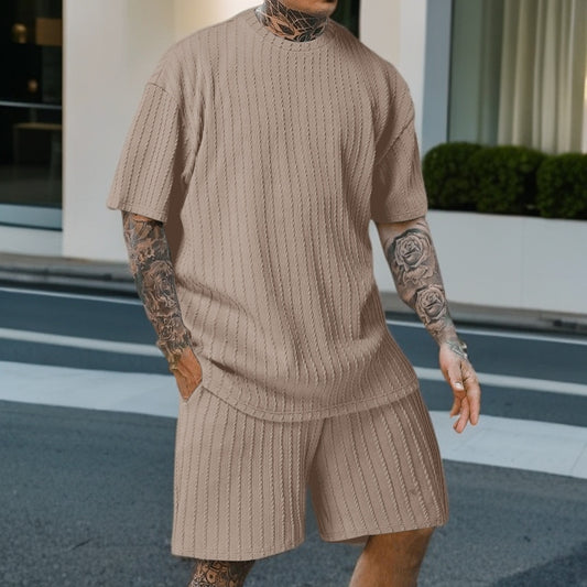 Ensemble Homme Décontracté Été - T-shirt Col Rond & Short Motif Rayé | Look Sport & Tendance 2025