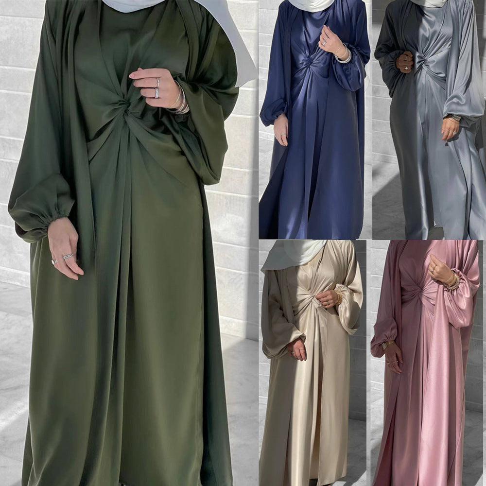 ROBE LONGUE SATINÉE HIJAB STYLE – DÉTAIL TORSADÉ ÉLÉGANT