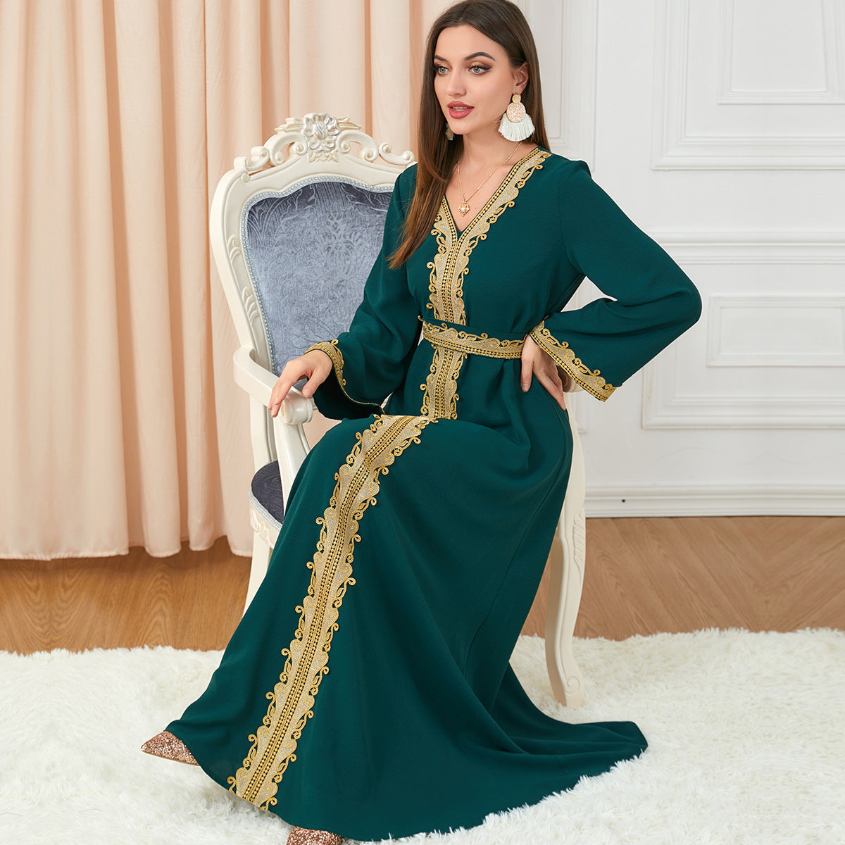 Robe Caftan Orientale Élégante - Broderie Dorée Menthe Douce