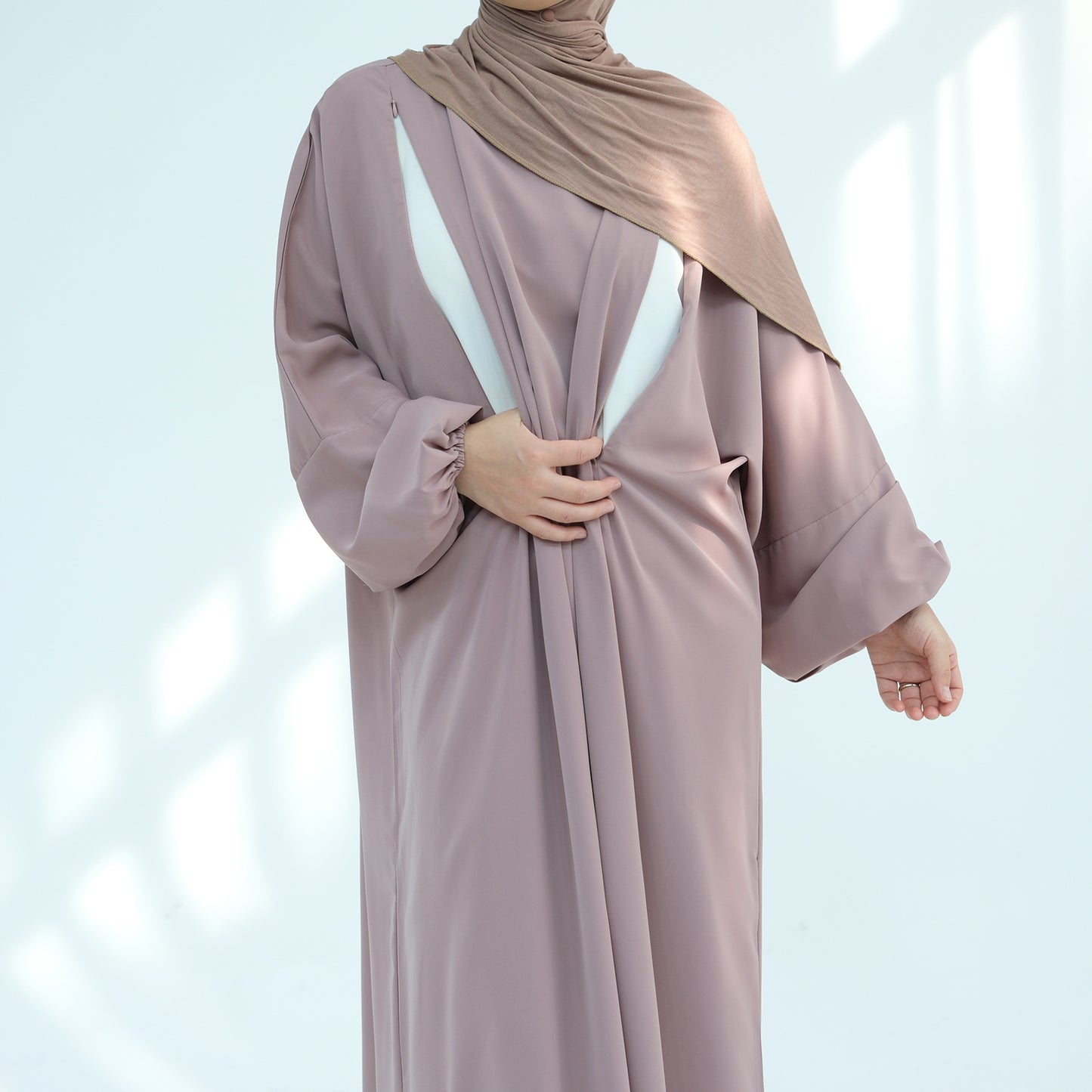 Abaya Dubaï Chic – Combinaison fluide avec hijab assorti | Élégance pudique & moderne