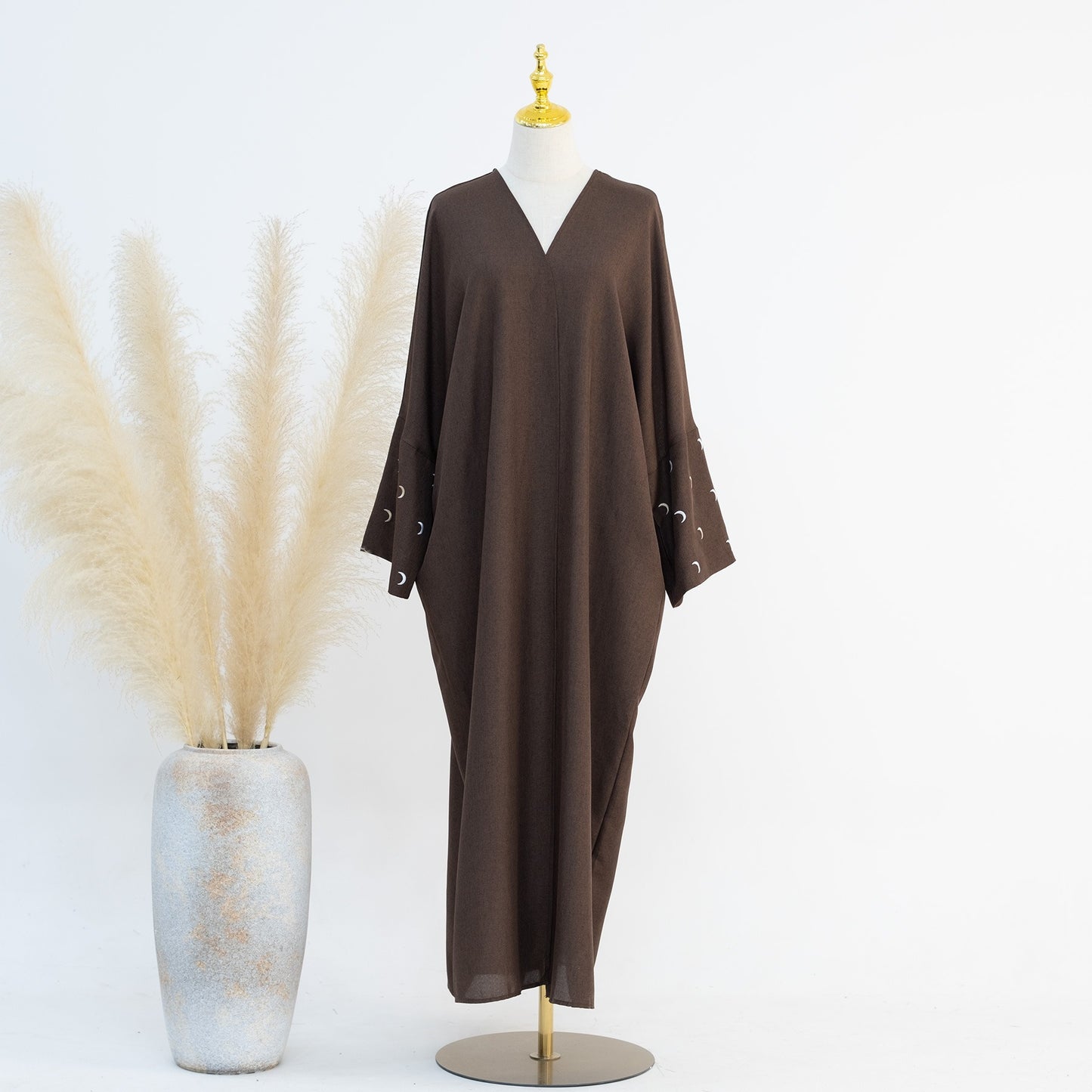 Abaya “Luna Minimal” – Élégance épurée & Détail céleste Elegant Cardigan Robe