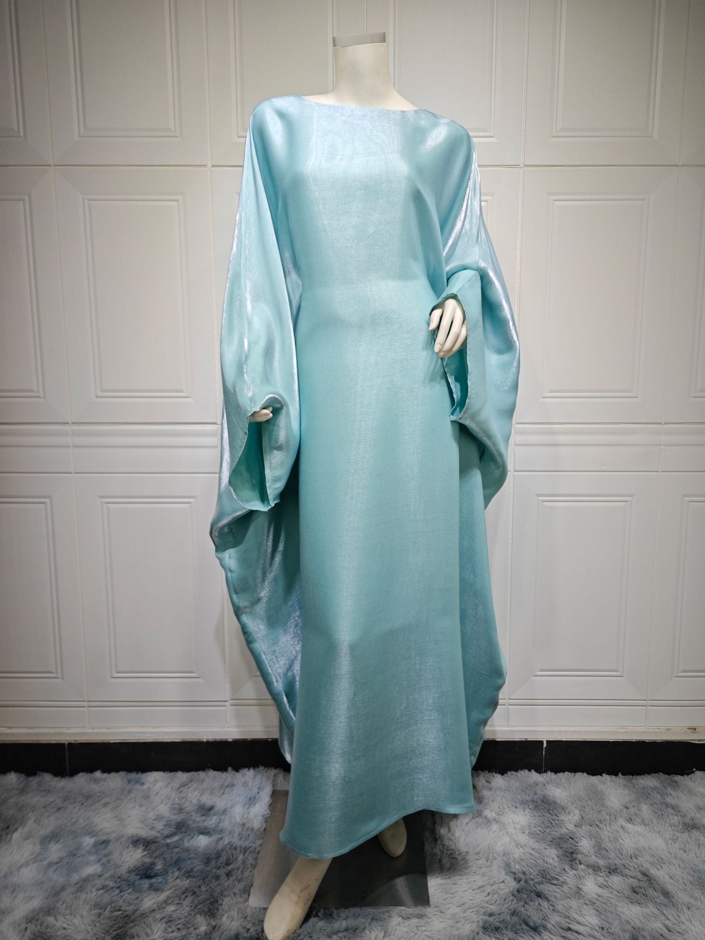 Abaya Brodée Blanche – Élégance & Raffinement