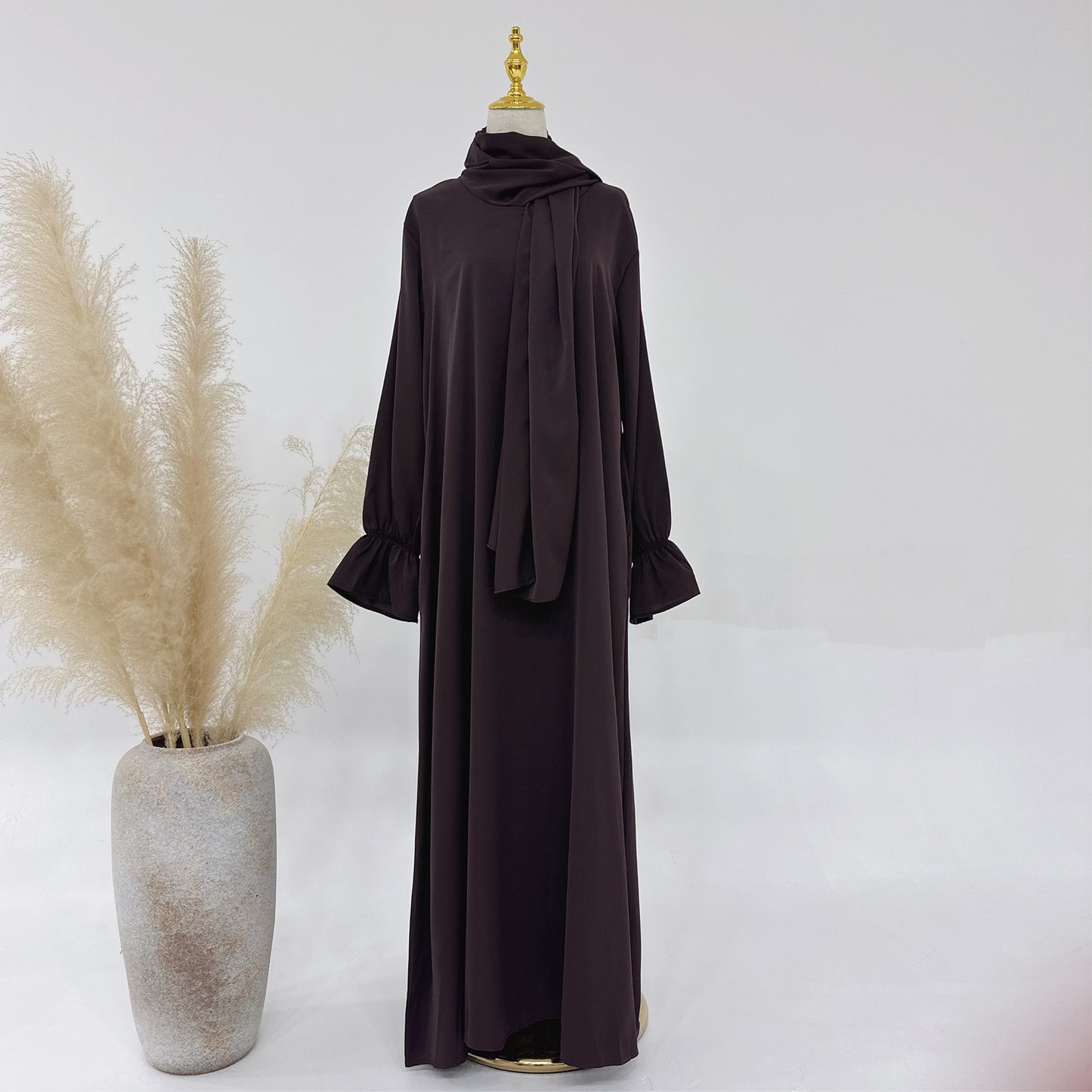 Abaya brodée florale – Élégance raffinée pour femme pudique