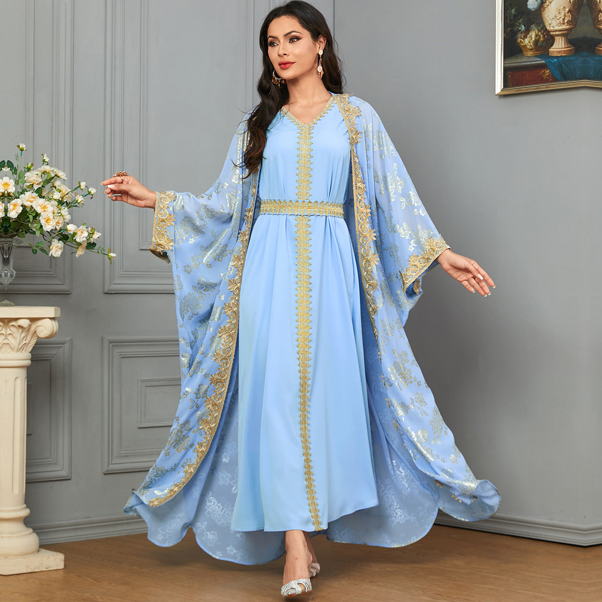 Robe Caftan Orientale Luxe – Broderies Dorées & Ceinture Élégante