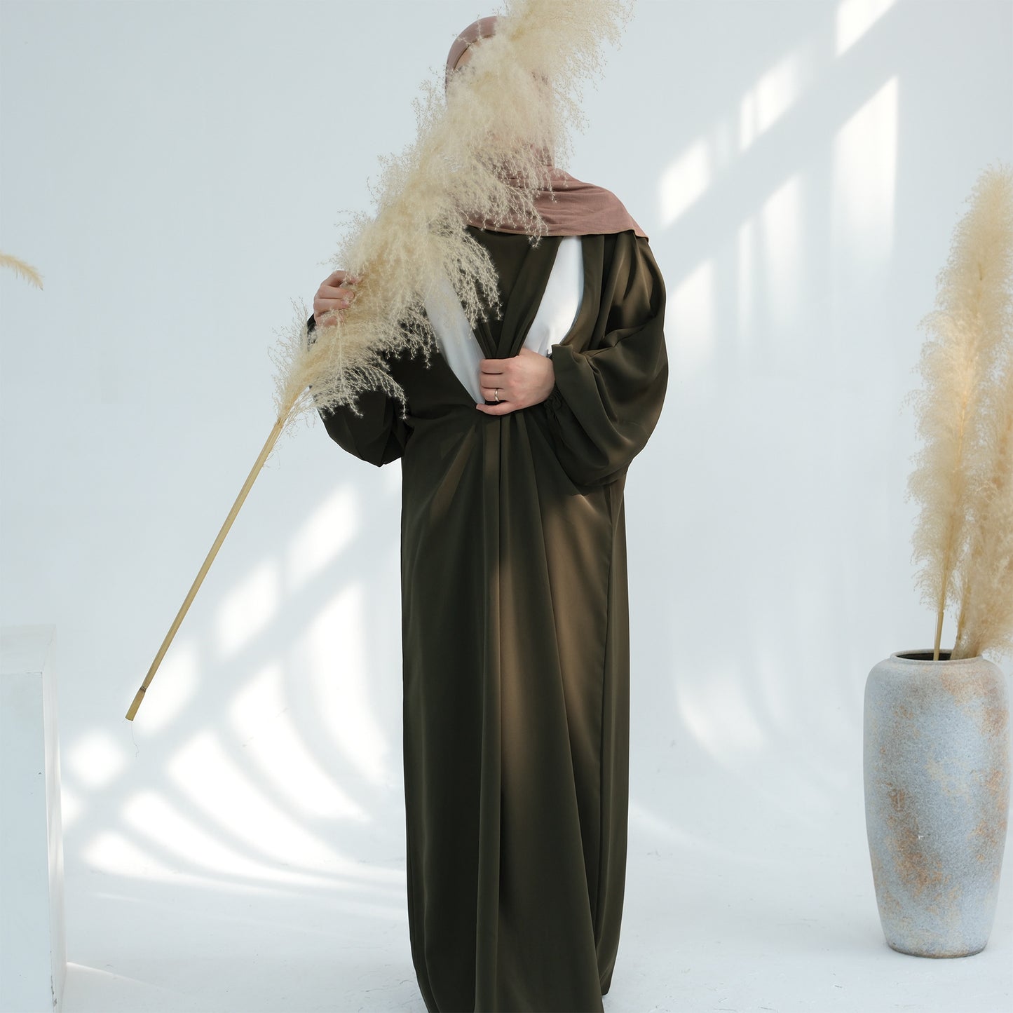 Abaya Dubaï Chic – Combinaison fluide avec hijab assorti | Élégance pudique & moderne