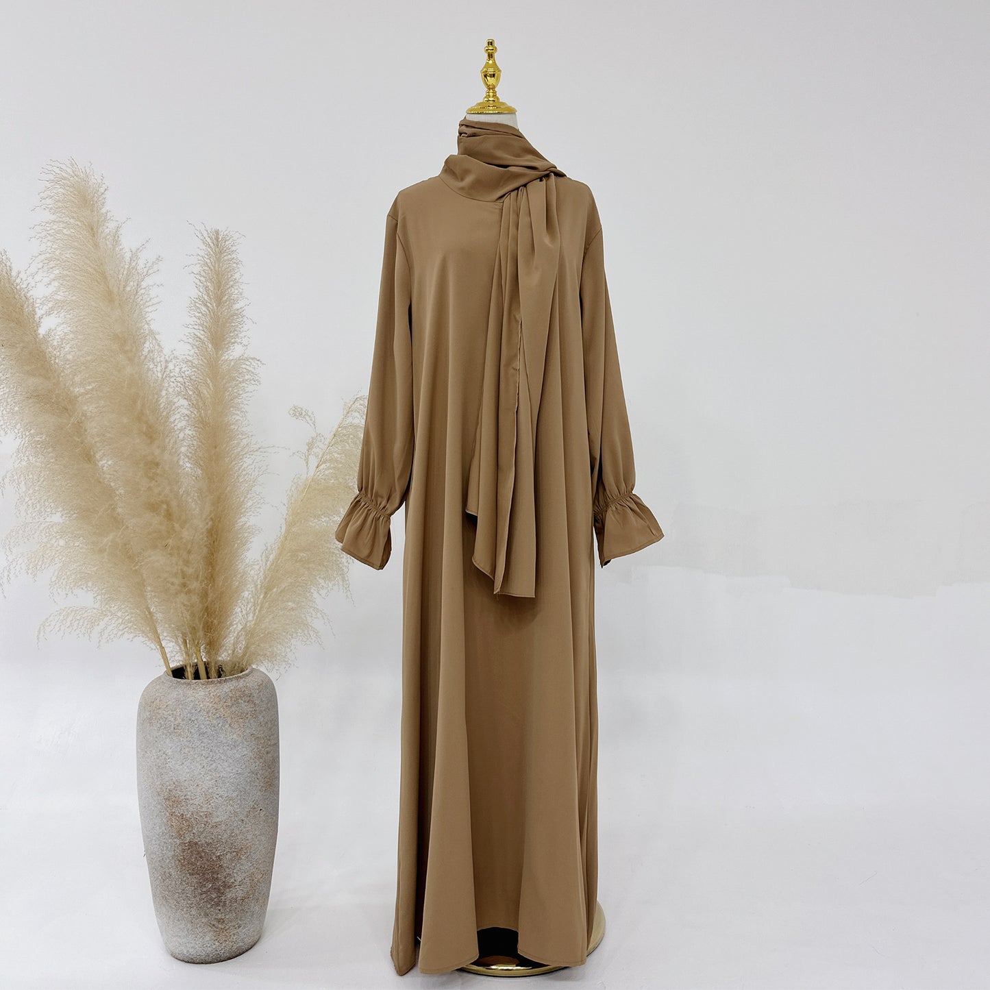 Abaya brodée florale – Élégance raffinée pour femme pudique