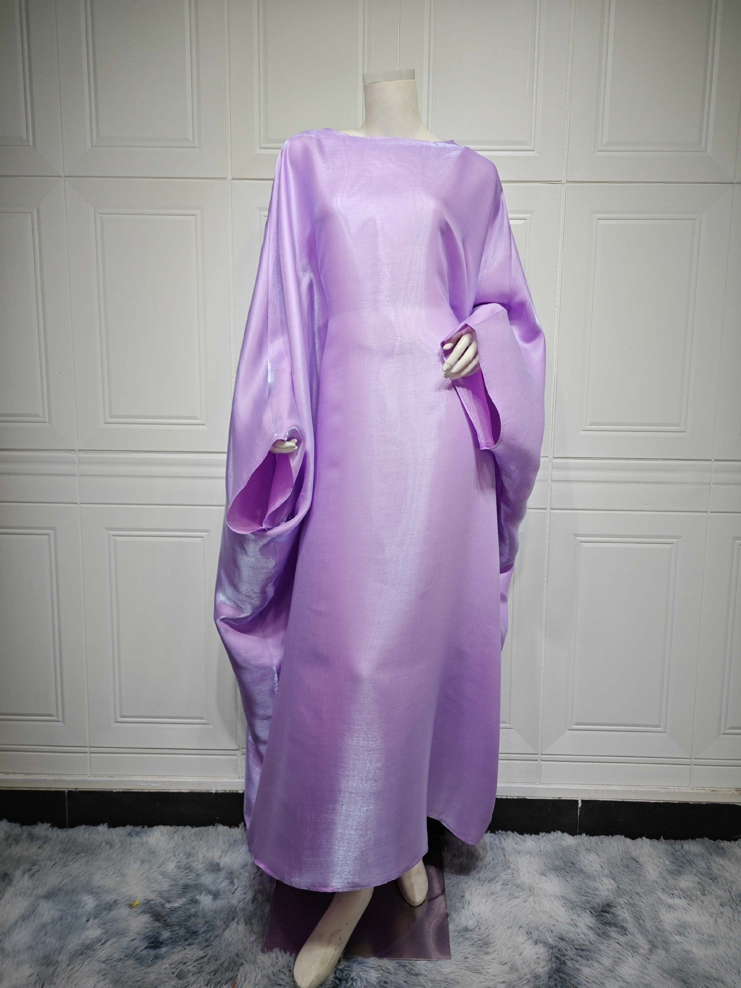 Abaya Brodée Blanche – Élégance & Raffinement