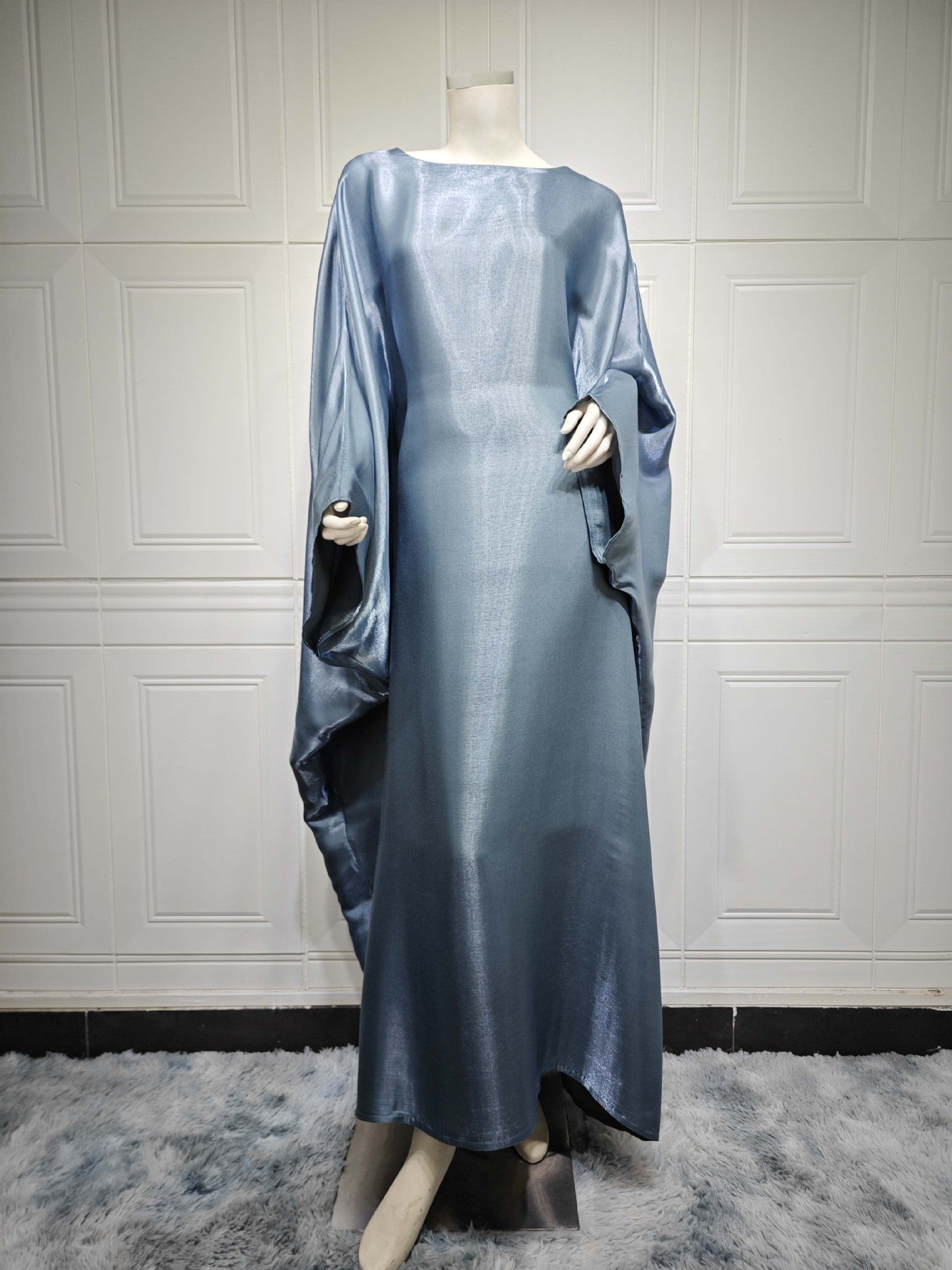 Abaya Brodée Blanche – Élégance & Raffinement