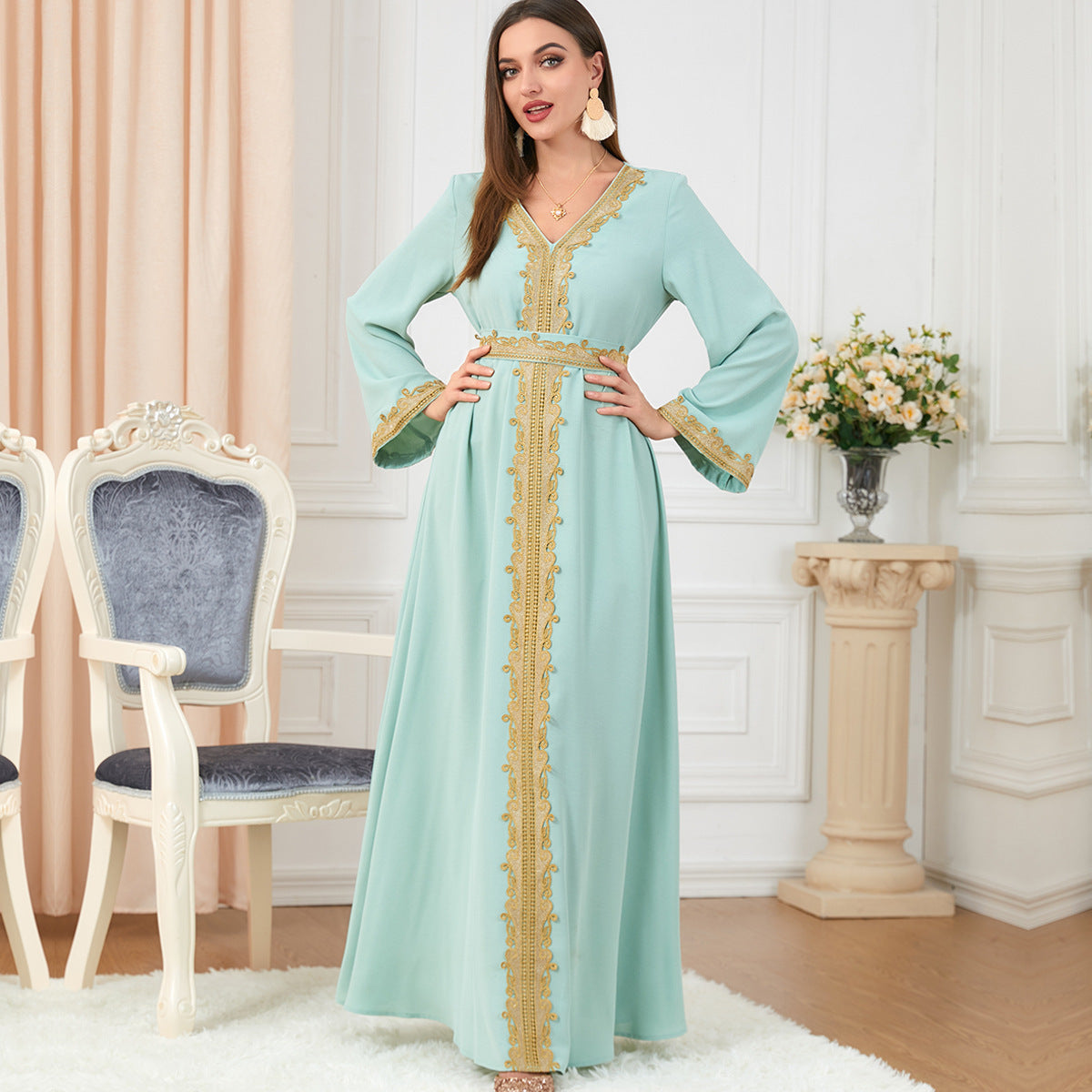 Robe Caftan Orientale Élégante - Broderie Dorée Menthe Douce